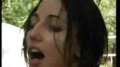 แม่บ้านสุดหื่นในชุดลาเท็กซ์ วิดีโอ โป๊ มือ สมัคร เล่น fucks แขกแบบสุ่ม