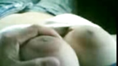 ยัดหำ ดู วิดีโอ โป๊ ลิ้น และนิ้วเข้าไปในตัวหญิงสาวอย่างเกรี้ยวกราด
