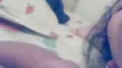 ความงามกับ วิ ดิ โอ หนัง โป้ dildo ใหญ่หน้ากระจก.