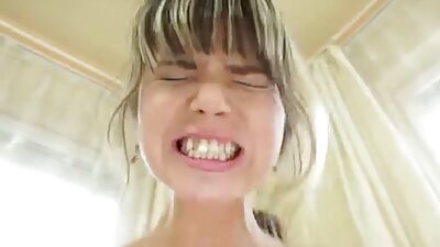 ผมบลอนด์ในถุงเท้าช่วยตัวเองใหญ่ดิ๊ก. วิดีโอ โป้