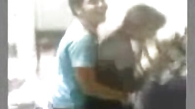 ลัคกี้ได้โป๊กับแม่และลูกสาว. วิ ดิ โอ โป็