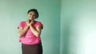 คนเปลือยสนุกกับแปรงทาสีและเพศสัมพันธ์. วิดีโอ โป้ ฟรี