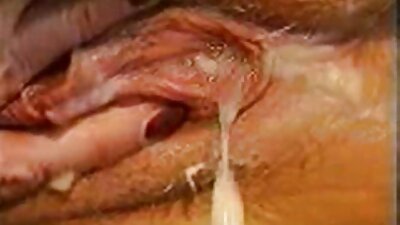 พนักงานเสิร์ฟเปลือย fucks วิดีโอ โป้ กับลูกค้า.